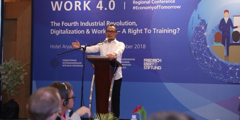 Menteri Ketenagakerjaan M Hanif Dhakir dalam acara conference regional bertema ?Workshop 4.0 The Fourth Industrial Revolution, Digitalization & Work 4.0 ? A Right To Training?? di Jakarta, Selasa (16/10/2018).