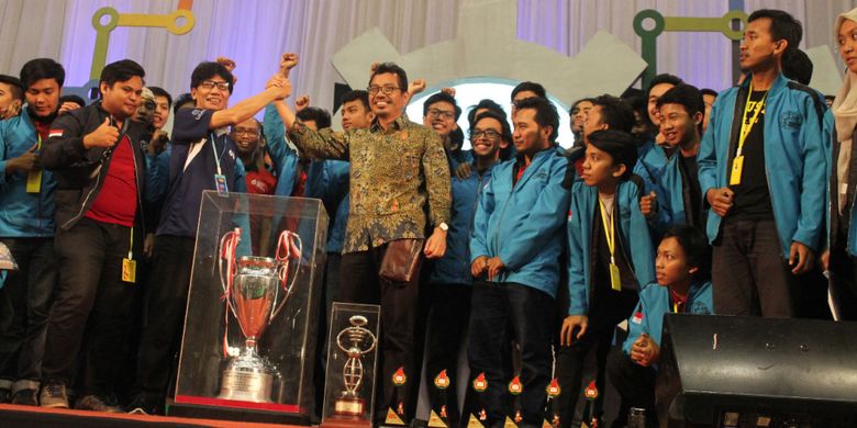 ITS Juara Umum Kontes Robot Indonesia