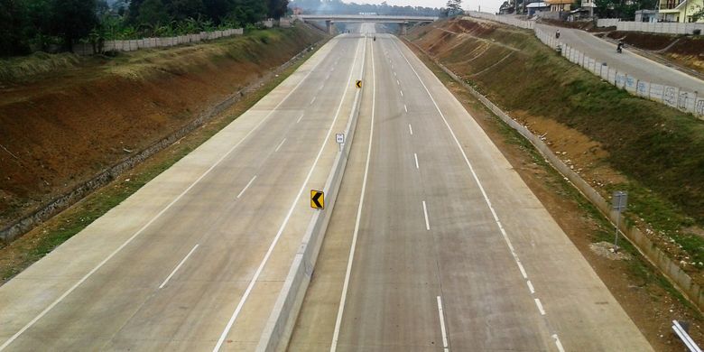 Sejauh ini konstruksi jalur tol utama sepanjang 15,3 kilometer itu sudah rampung. Saat ini penyelesaian marka jalan dan penunjang lainnya masih tersisa sedikit.
