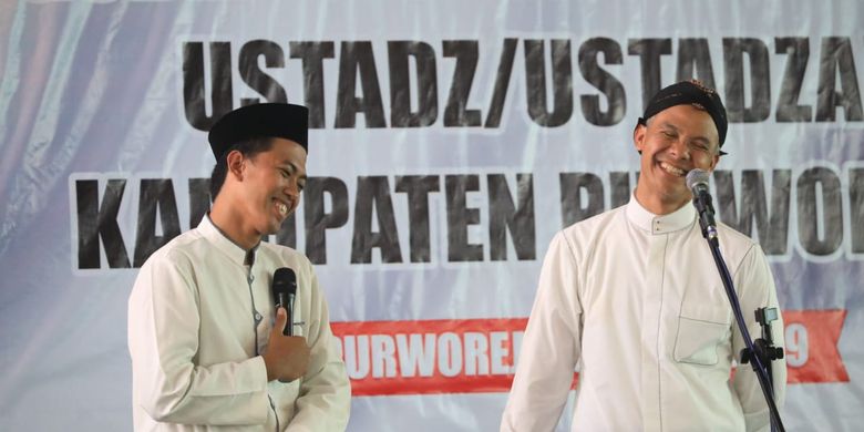 Gubernur Jawa Tengah Ganjar Pranowo berharap para guru ngaji di Jawa Tengah dapat menjadi garda depan dalam upaya penanggulangan hoaks di masyarakat, khususnya para santri.