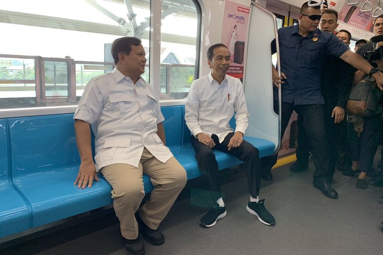 Presiden Jokowi saat bertemu dengan Prabowo Subianto, Sabtu (13/7/2019).