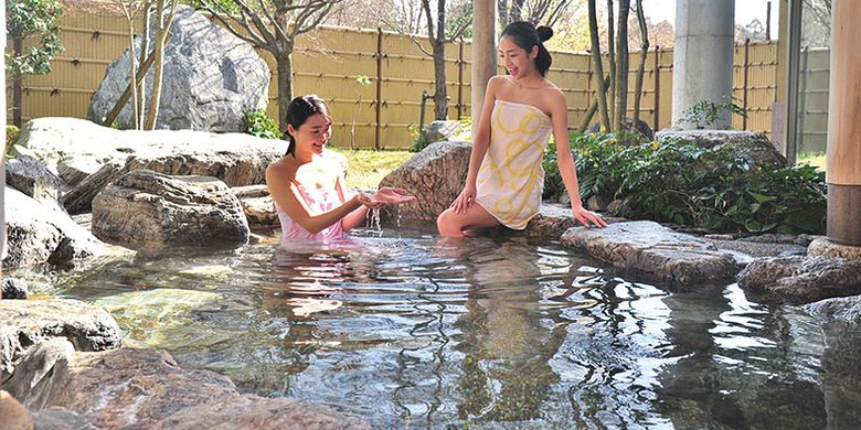 Pemandian air panas Tennen-onsen Hiratopia