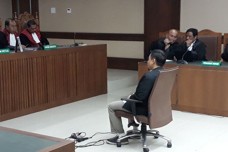 Sutrisno selaku Direktur Utama PT Karya Muda Jaya divonis 7 tahun penjara oleh majelis hakim pada Pengadilan Tindak Pidana Korupsi Jakarta, Senin (3/12/2018).