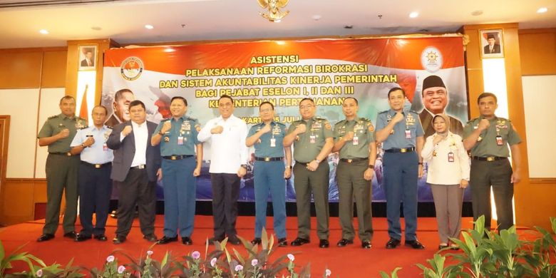 Kemhan bekerja sama dengan Kementerian Pemberdayaan Aparatur Negara dan Reformasi Birokrasi (Kemen PANRB) mengadakan kegiatan Asistensi Pelaksanaan Reformasi Birokrasi dan Akuntabilitas Instansi Pemerintah Bagi Pejabat Eselon I, II dan III Kemhan, di Jakarta, Senin (15/7/2019).