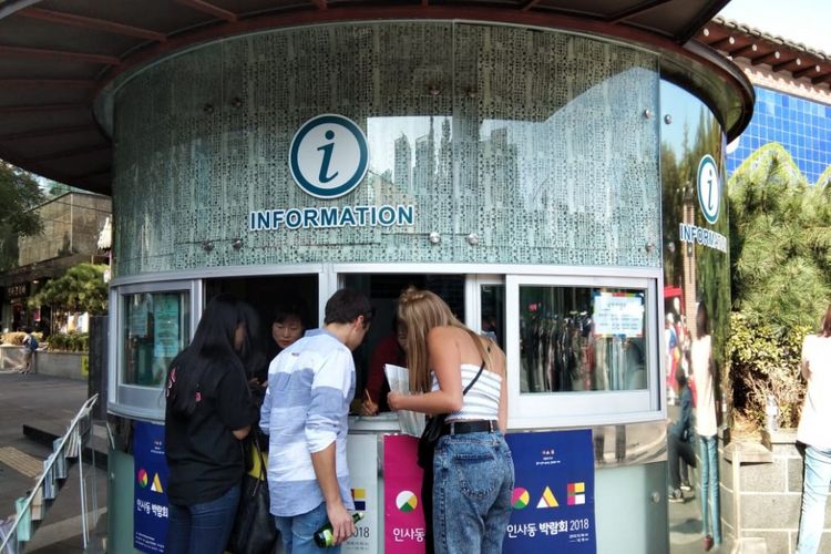 Salah satu pusat informasi turis di Insadong, Seoul, Korea Selatan.