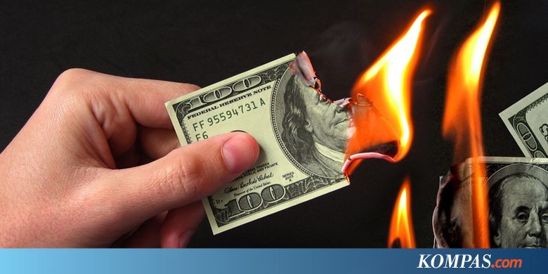 Buktikan Kekayaan dengan Membakar Uang, Dua Pria Ditangkap Polisi