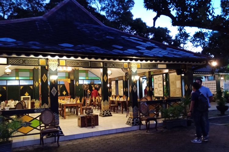 Restoran Bale Raos di kawasan Keraton Kasunanan Yogyakarta, Sabtu (12/3/2018).