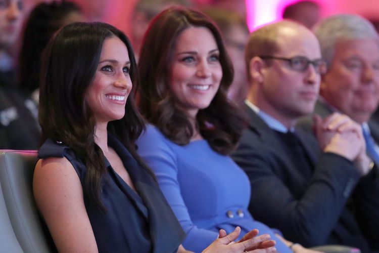 Meghan Markle dan Kate Middleton tampil bersama di sebuah acara.