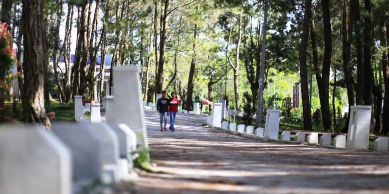 Huta Ginjang di Kecamatan Muara, Kabupaten Tapanuli Utara, Sumatera Utara.