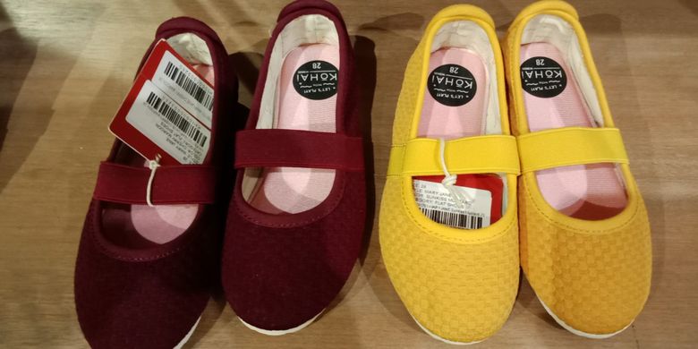 Contoh koleksi label sepatu anak Kohai.