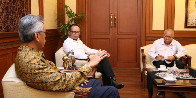Duta Besar RI di Yordania Andy Rachmianto menemui Menteri Ketenagakerjaan M. Hanif Dhakiri di Kantor Kemnaker Jakarta, Senin (22/10/2018)