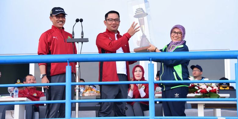 Gubernur Jawa Barat Ridwan Kamil saat membuka Pekan Olahraga Pemerintah Provinsi Jawa Barat ke-17 di SOR Arcamanik, Selasa (23/4/19).