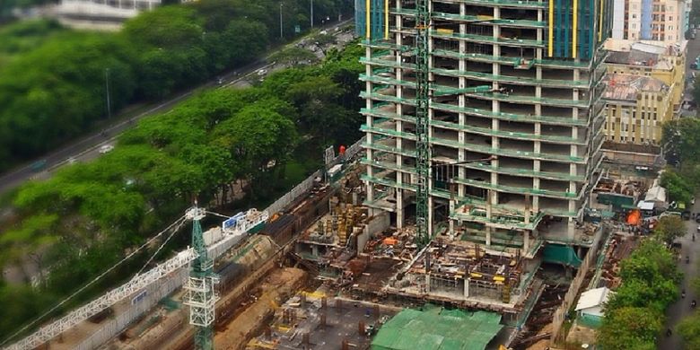 Ciputra memasok ruang perkantoran modern baru melalui Citra Towers, gedung perkantoran kelas premium setinggi 28 lantai di kawasan tersebut.