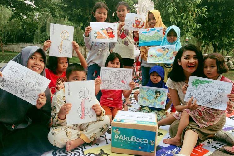 Kompas Gramedia menginisiasi #AkuBaca sebagai sebuah gerakan berkesinambungan yang berupaya memajukan literasi di Indonesia, khususnya dalam hal penumbuhan minat baca.