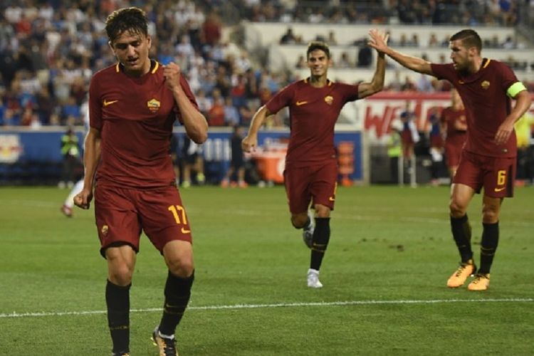 Cengiz Under merayakan gol AS Roma ke gawang Tottenham Hotspur pada pertandingan ICC 2017 di New Jersey, Selasa (25/7/2017). 