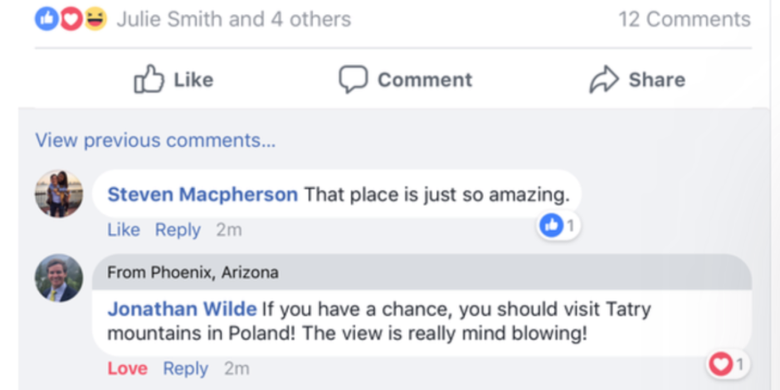 Label Things in Common (From Phoenix, Arizona) menerangkan kesamaan yang dimiliki orang lain dengan pengguna, saat melihat komentar orang tersebut di posting publik di Facebook.