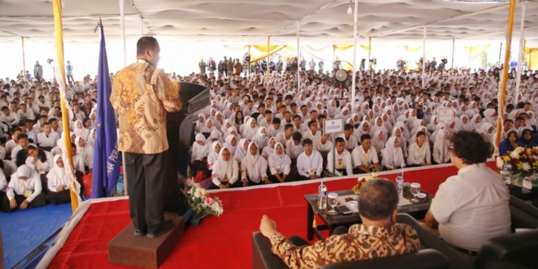 Menristekdikti saat memberikan kuliah umum di Universitas Buana Perjuangan Karawang (3/9/2018).