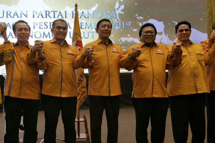 Oesman Sapta Odang dan Wiranto di acara syukuran Hanura 