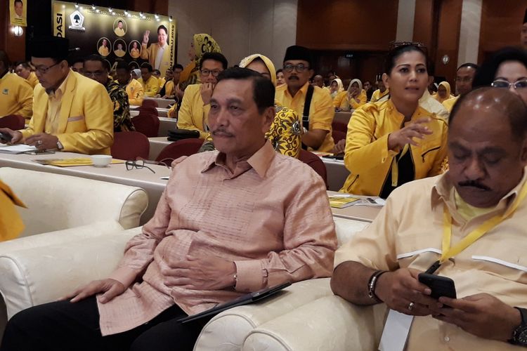 Menteri Koordinator Bidang Kemaritiman Luhut Binsar Pandjaitan menjadi salah satu pembicara dalam acara Orientasi Fungsionaris Pusat Partai Golkar di Jakarta Pusat, Minggu (25/3/2018).