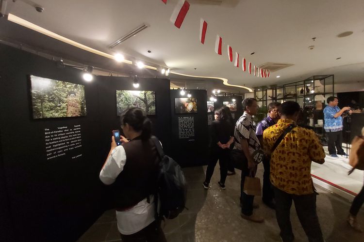 Pameran foto yang ada di acara peluncuran cokelat baru Pipiltin Cocoa menceritakan tentang kisah Cokelat Ransiki.