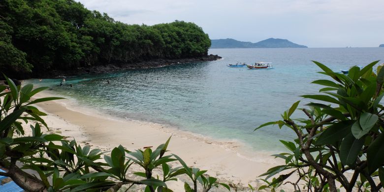 Pantai Blue Lagoon di Karangasem, Bali.