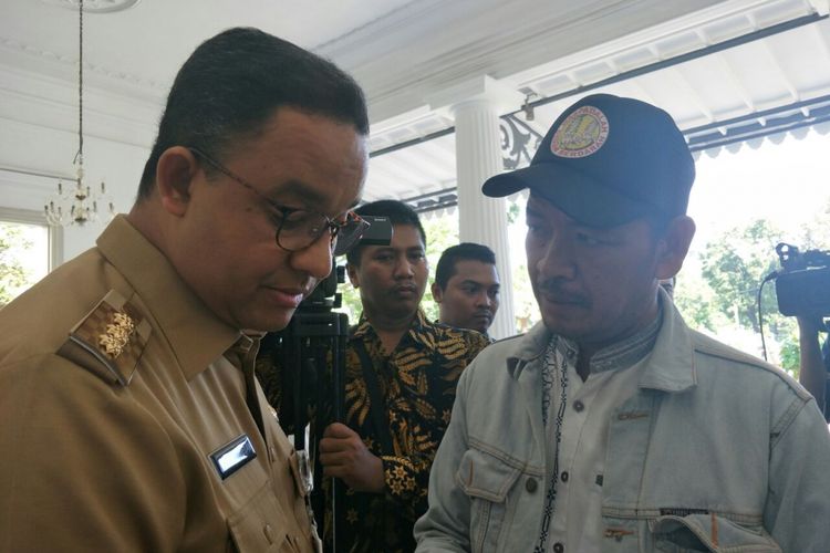 Gubernur DKI Jakarta Anies Baswedan di Balai Kota DKI Jakarta, Senin (20/11/2017). 