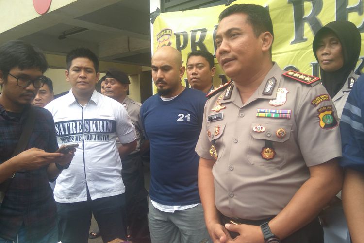 Tersangka yang melawan petugas di jalur transjakarta ditangkap dan positif gunakan narkoba, Rabu (24/1/2018)