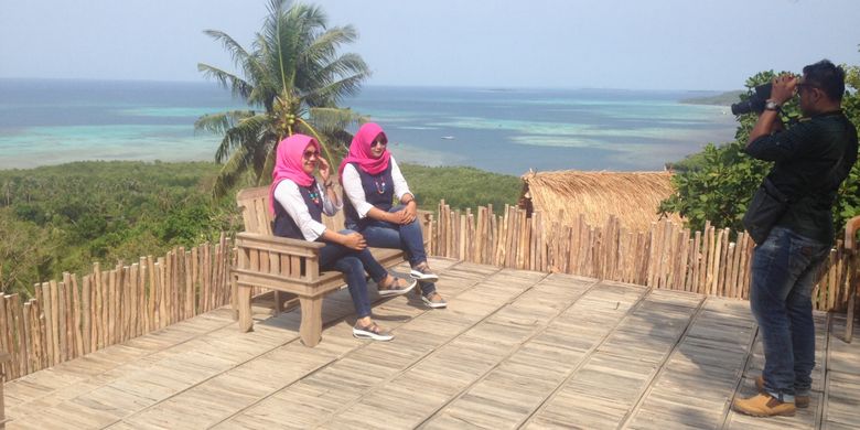 Bukit cinta di Pulau Karimunjawa, Jawa Tengah.