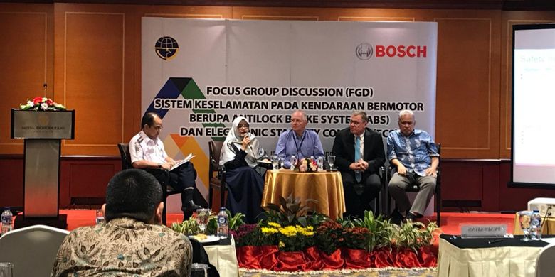 Direktorat Jenderal (Dirjen) Perhubungan Darat melaksanakan kegiatan Focus Group Discussion(FGD) terkait pembahasan sistem keselamatan pada kendaraan bermotor berupa Antilock Brake System (ABS) dan Electronic Stability Control (EBS).