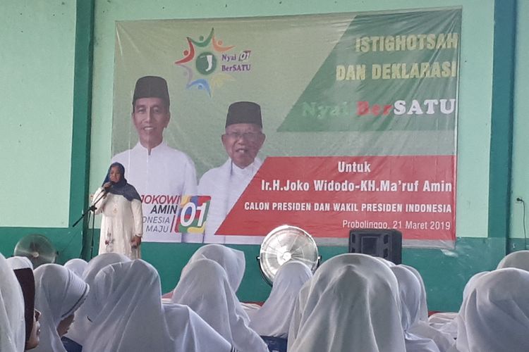 Hampir seribu nyai pesantren di Kabupaten Probolinggo berikrar memenangkan Jokowi-Maruf.