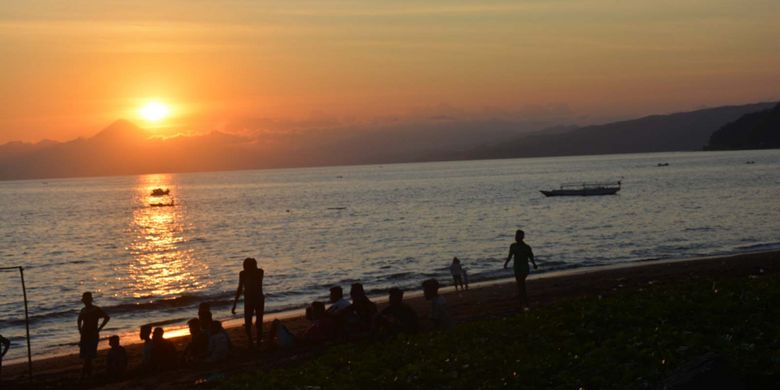 Merenungkan Bung Karno Di Pantai Ria Ende Flores 1 Halaman