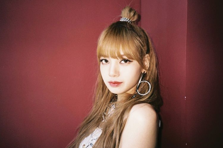 Member girlband BLACKPINK, Lisa.