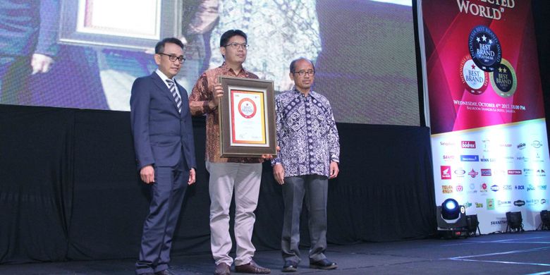 Pewakilan PT Astra Honda Motor (AHM) menerima dua penghargaan bergengsi Indonesia Best Brand Award (IBBA) 2017 yaitu Honda Supra X 125 FI untuk kategori motor bebek non-matic dan Honda BeAT untuk kategori sepeda motor matic. Penghargaan bergensi ini merupakan bentuk kepercayaan masyarakat Indonesia terhadap produk sepeda motor Honda.