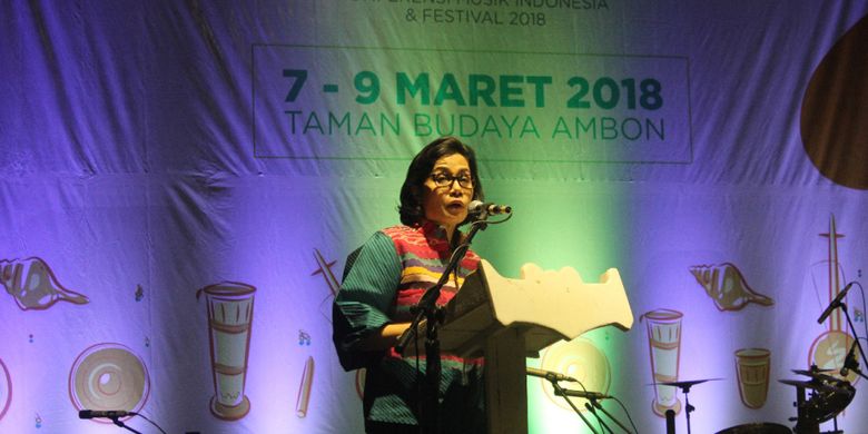 Menteri Keuangan RI, Sri Mulyani Indarwati saat tampil sebagai pembicara dalam acara pembukaan Konferensi Musik Indonesia di Taman Budaya, Ambon, Rabu (7/2/2018).