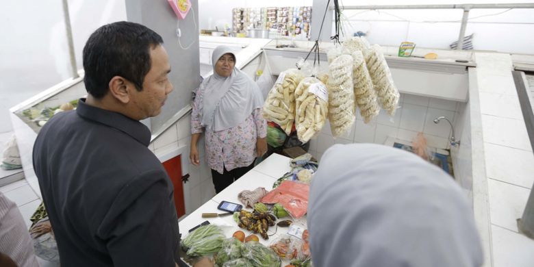 Wali Kota Semarang Hendrar Prihadi meninjau keadaan Pasar Srondol, Selasa (21/8/2018)