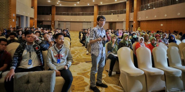Acara bedah buku Meneliti Itu Seru dalam ajang OPSI yang diadakan tanggal 15-20 Oktober 2018 di kota Semarang, Jawa Tengah. 