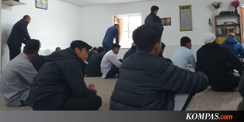 Saat Skuad Garuda Select Dirikan Shalat Jumat di Birmingham Inggris...