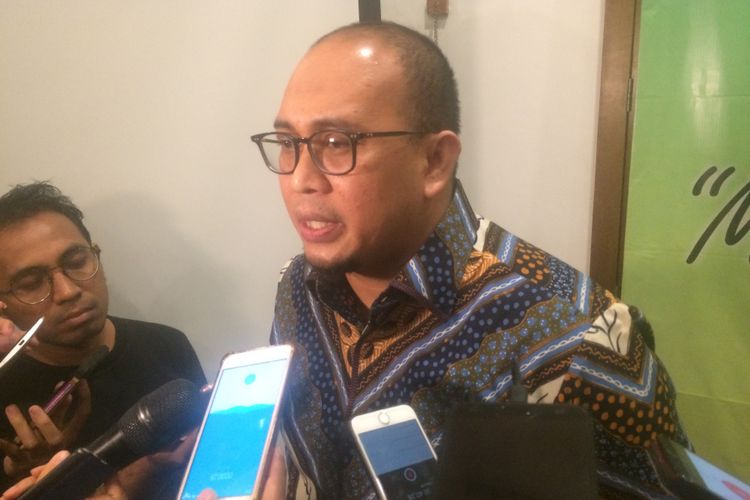 Wakil Sekretaris Jenderal Partai Gerindra, Andre Rosiade menanggapi mundurnya Kepala BPIP Yudi Latif, di Bakoel Coffie, Jakarta, Jumat (8/6/2018).