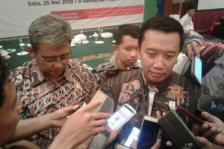 Menteri Pemuda dan Olahraga Imam Nahrawi buka puasa bersama dengan atlet Asian Para Games 2018 di Hotel Lorin Solo, Jawa Tengah, Jumat (25/5/2018).