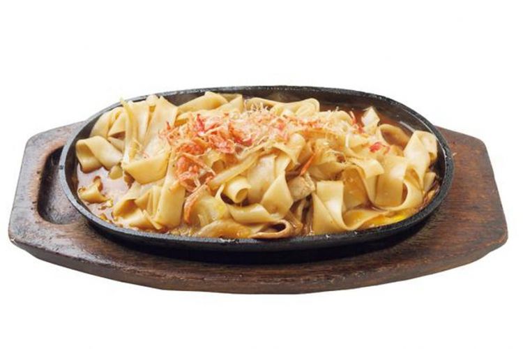 “Yaki Futo-kishimen” seharga 720 yen. Tekstur orisinal yang berbeda dari udon goreng dan pasta. 