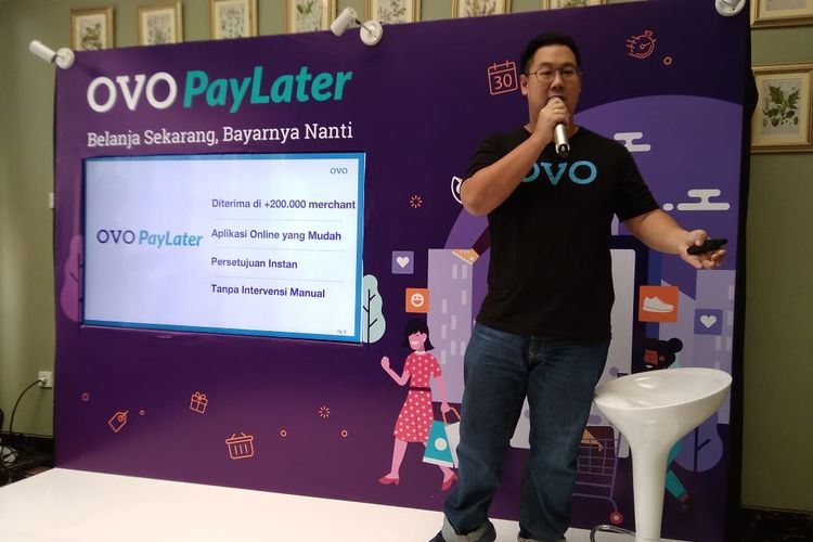 Abraham Viktor Head of Strategi and Innovation Lab OVO dalam peluncuran Ovo PayLater di Jakarta, Jumat (10/5/2019)