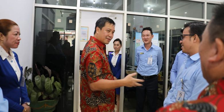 Wakil Gubernur Sulawesi Utara Drs. Steven O.E. Kandouw, melakukan inspeksi mendadak di Bank SulutGo Cabang Melonguane, Kabupaten Kepulauan Talaud, Kamis (21/3/2019 ) siang.