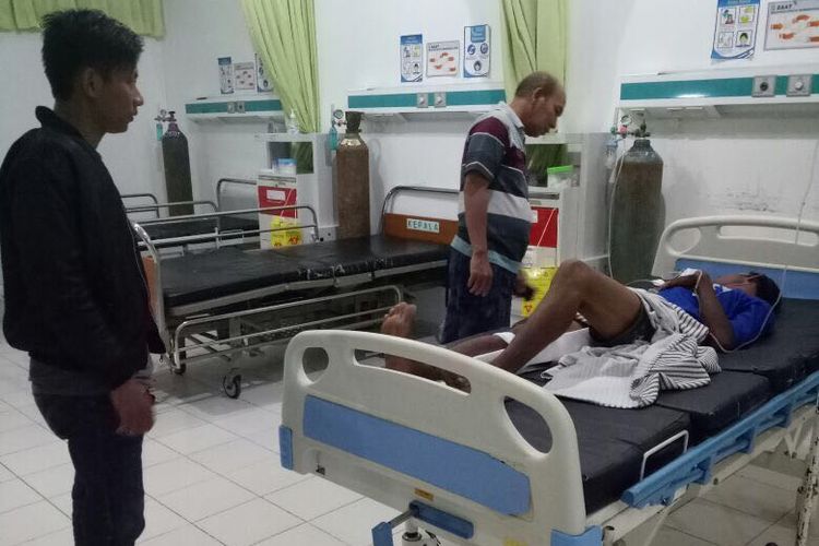  Pemulung yang mengamuk dengan membawa parang di tengah jalan dirawat di Rumah Sakit Umum Kabupaten Nunukan. Polisi terpaksa menembak kaki pelaku karena membawa parang sambil mengejar warga yang melintas di Jl Pattimura Nunukan.