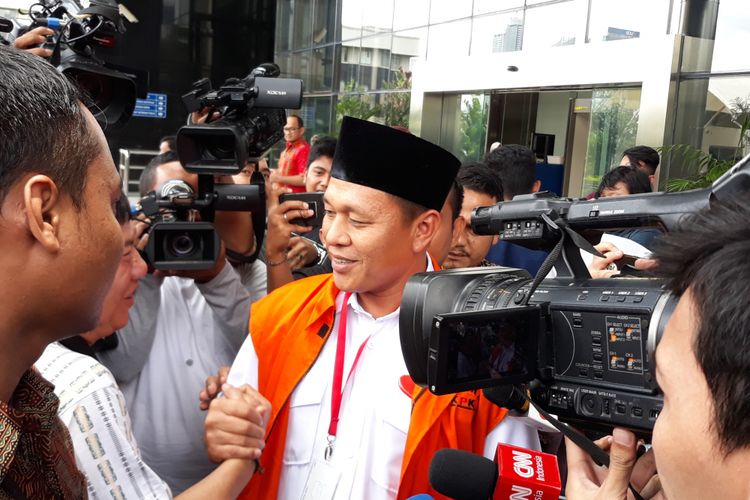 Bupati nonaktif Lampung Tengah, Mustafa di Gedung KPK Jakarta, Jumat (23/2/2018).
