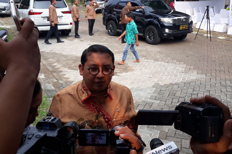 Wakil Ketua Umum Partai Gerindra Fadli Zon di kediaman Neno Warisman di Depok, Jawa Barat, Selasa (31/7/2018).