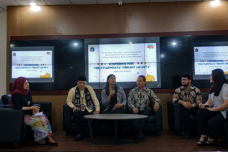 Konferensi Pers Video Pariwisata Internasional berjudul Vibrant Jakarta yang mendatangkan Kepala Dinas Pariwisata dan Kebudayaan Jakarta serta sutradara Hollywood asal Indonesia, Livi Zheng pada Jumat (21/6) di Balai Kota DKI Jakarta