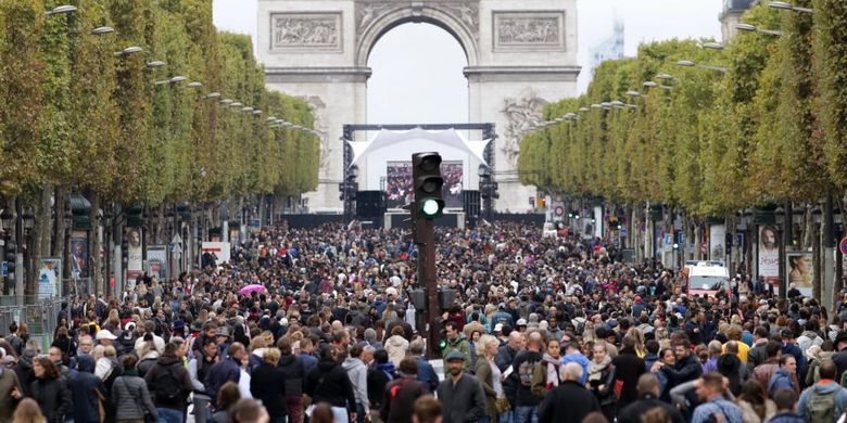 Paris saat Car Free Day digelar pada Minggu (1/10/2017).