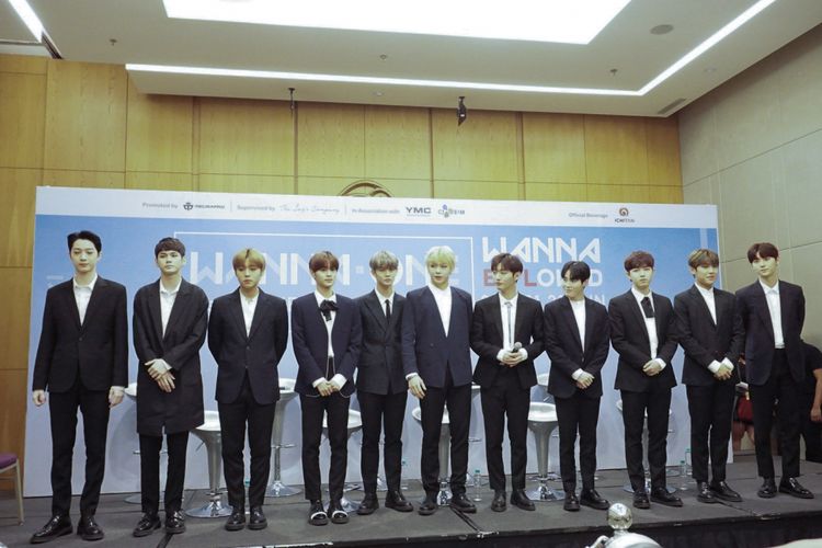 Kesebelas member boyband K-pop Wanna One hadir dalam Welcome Meeting Wanna One First Fan Meeting in Jakarta di Indonesia Convention Exhibition (ICE)  BSD, Tangerang, Minggu (21/1/2018).