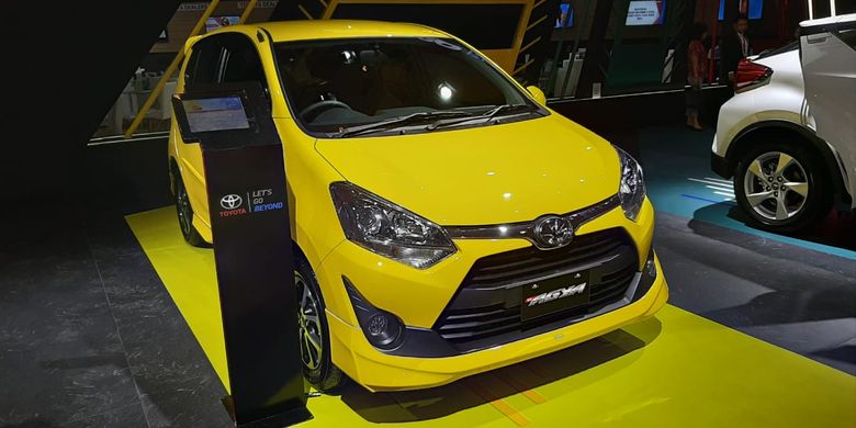 Produsen mobil LCGC tawarkan diskon menarik selama Telkomsel IIMS 2019.