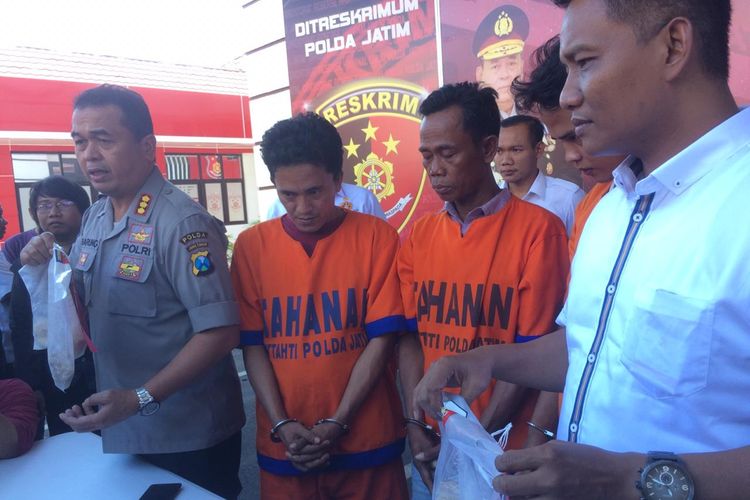 3 pelaku penyerangan dan pembakaran Mapolsek Sampang ditahan di Mapolda Jatim, Rabu (12/6/2019).